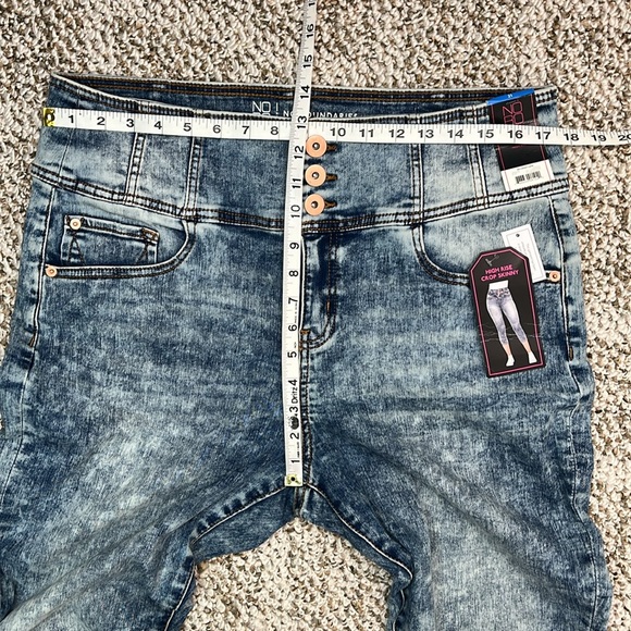 NO BOUNDRIES DECONSTRUCTED ACID WASH HIGH RISE CROP SKINNY STRETCHY JEANS SZ 21 - Picture 11 of 12